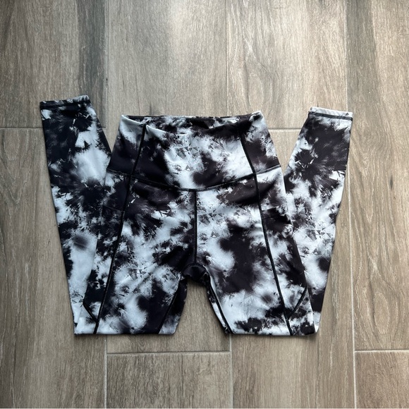 Black and white print leggings size S - Picture 2 of 3